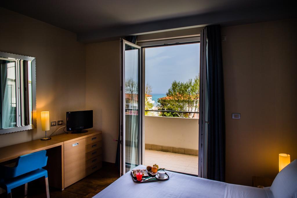 Phi Hotel Alcione Francavilla Al Mare Ngoại thất bức ảnh